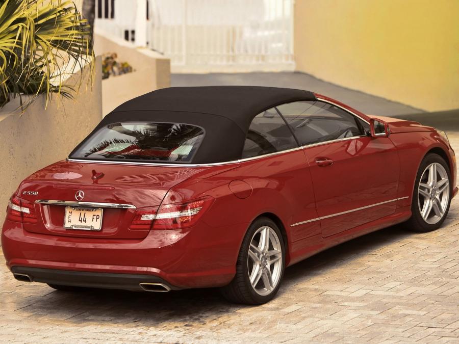  Mercedes-Benz E550 Cabriolet 2010 года  (фото 2 из 21)